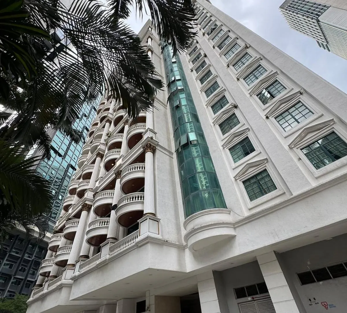 Apartment Klcc Suites In Kl 2000Sqf Luxurious Residence Kuala Lumpur